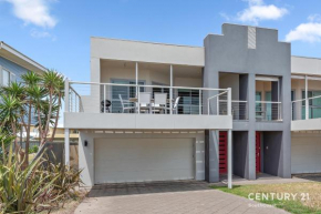 Percival Point - Port Willunga - C21 SouthCoast Holidays